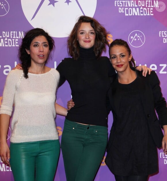 Naidra Ayadi, Charlotte Le Bon et Alice Belaïdi pendant le festival international du film de comédie de l'Alpe d'Huez le 17 Janvier 2013.
