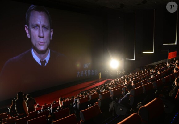 Daniel Craig, l'interprète de James Bond dans Skyfall, a vu son film censuré par le comité chinois, ici lors de la première du film à Pékin, le 16 janvier 2013.