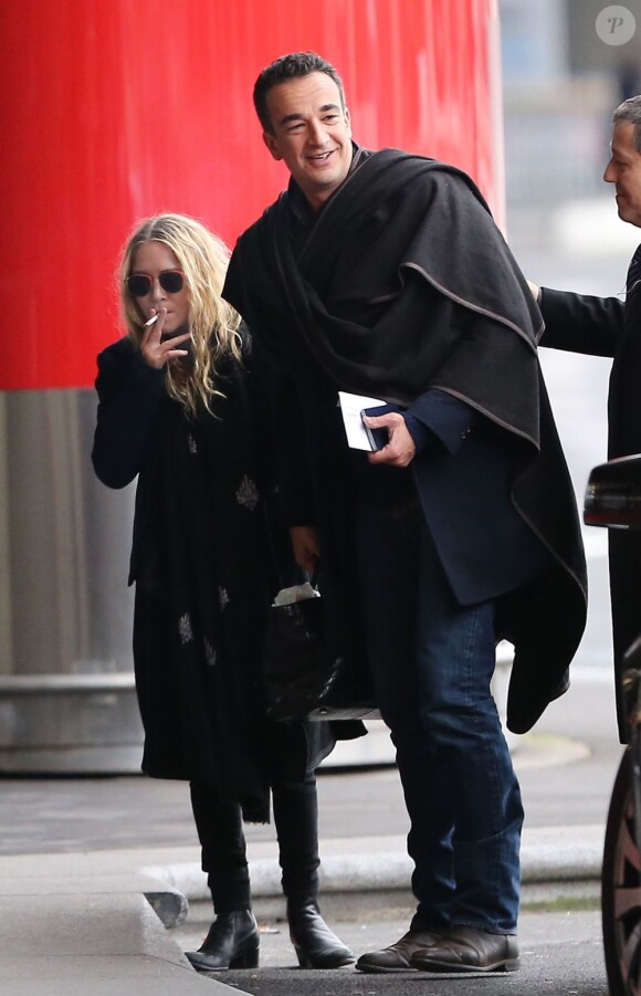 Mary-Kate Olsen et Olivier Sarkozy s'apprêtant à quitter Paris depuis l'aéroport Roissy-Charles-de-Gaulle le 6 janvier 2013
