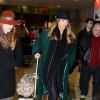 Jessica Alba, toujours aussi lookée, arrive à Paris le samedi 19 janvier 2013. Aéroport Roissy Charles-de-Gaulle