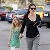 Courteney Cox et sa fille Coco Arquette,8 ans, dans les rues de Malibu, le 18 janvier 2013.