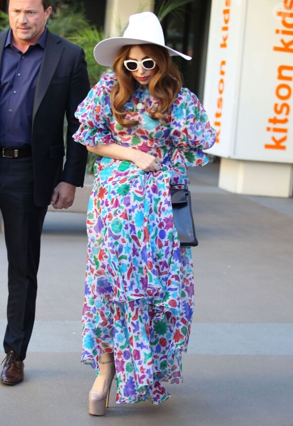 Lady Gaga en mode shopping chez Kitson Kids, à West Hollywood, le 21 janvier 2013.
