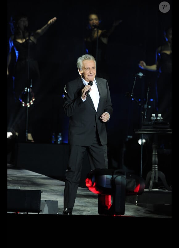 Michel Sardou en concert au Palais Omnisports de Paris Bercy à Paris, le 12 décembre 2012.