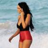 La ravissante Nabilla sur une plage de Miami pour le tournage de la cinquième saisons des Anges de la télé-réalité le 22 janvier 2013