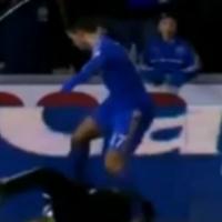 Eden Hazard : En plein match, il frappe le jeune fils d'un boss de Swansea