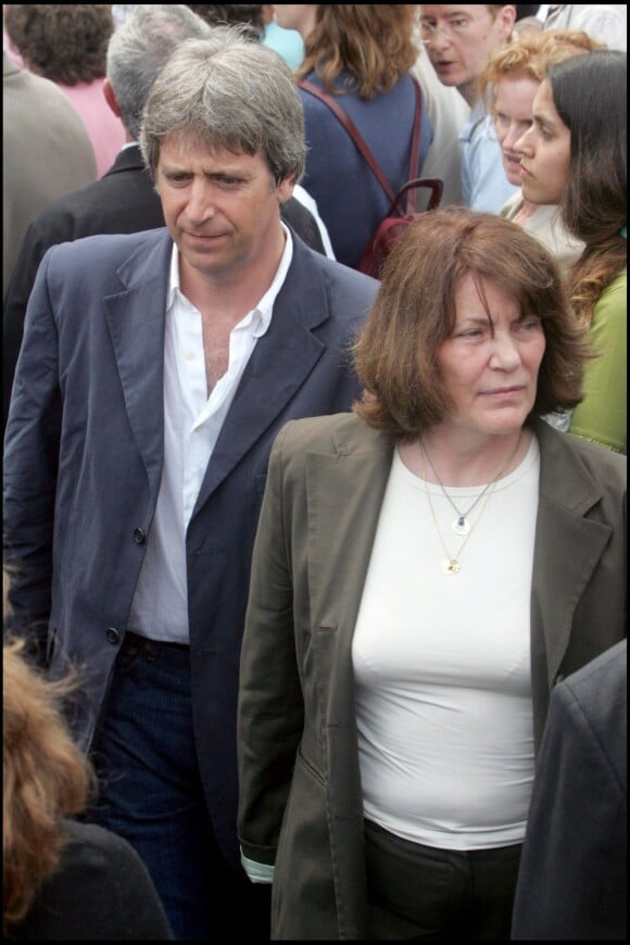 Le chanteur Yves Duteil et sa femme Noëlle à Saint-Rémy-lès-Chevreuse le 19 juin 2006.