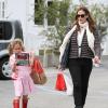 Jennifer Garner passe chercher sa fille Violet à l'école avant d'aller à la librairie, le 24 janvier 2013 à Los Angeles
