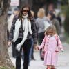 L'actrice Jennifer Garner passe chercher sa fille Violet à l'école avant d'aller à la librairie, le 24 janvier 2013 à Los Angeles
