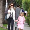 Jennifer Garner passe chercher sa fille Violet à l'école avant d'aller à la librairie, le 24 janvier 2013 à Los Angeles