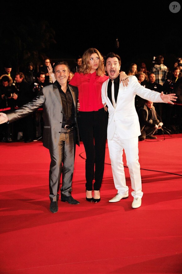 Les acteurs Michaël Youn, Isabelle Funaro et José Garcia lors des 14ème NRJ Music Awards, le samedi 26 janvier 2013 à Cannes.