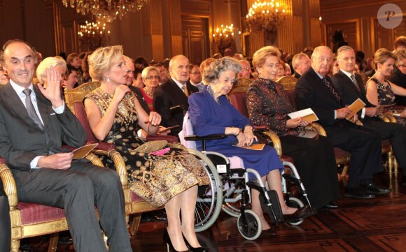 La famille royale de Belgique au concert d'automne le 24 octobre 2012. Fabiola de Belgique, en janvier 2013, renonce à son projet d'une fondation destinée à transmettre son patrimoine.