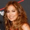 Jennifer Lopez, très en beauté, a rencontré quelques fans qui ont pu, grâce à un concours, avoir la chance de prendre des photos avec elle. A Los Angeles, le 26 janvier 2013.