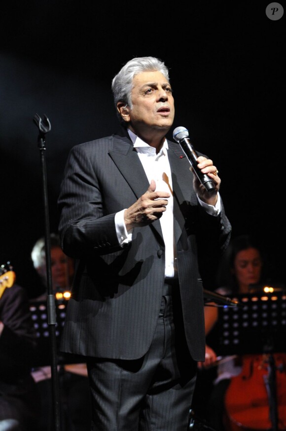 EXCLU - Enrico Macias fête ses 50 ans de carrière en un concert exceptionnel sur la scène de l'Olympia à Paris, le 22 Janvier 2013