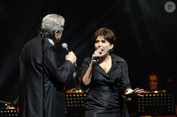 EXCLU - Enrico Macias chante avec Liane Foly lorsqu'il fête ses 50 ans de carrière en un concert exceptionnel sur la scène de l'Olympia à Paris, le 22 Janvier 2013