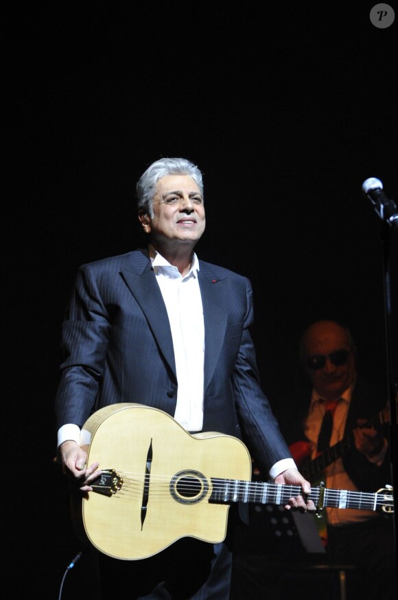 EXCLU - Enrico Macias fête ses 50 ans de carrière en un concert exceptionnel sur la scène de l'Olympia à Paris, le 22 Janvier 2013