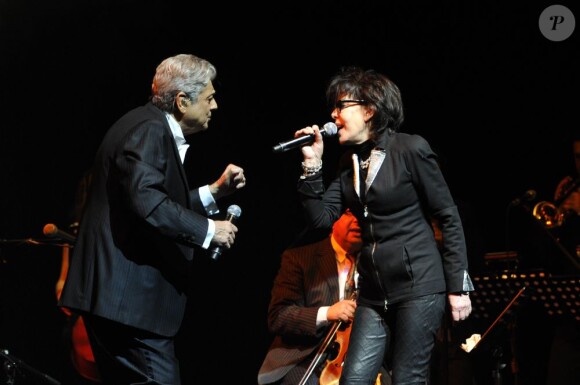 EXCLU - Enrico Macias en duo avec Dani lorsqu'il fête ses 50 ans de carrière en un concert exceptionnel sur la scène de l'Olympia à Paris, le 22 Janvier 2013