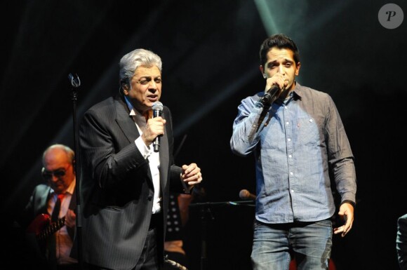 EXCLU - Enrico Macias chante avec Toma lorsqu'il fête ses 50 ans de carrière en un concert exceptionnel sur la scène de l'Olympia à Paris, le 22 Janvier 2013