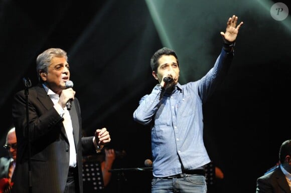 EXCLU - Enrico Macias chante avec Toma lorsqu'il fête ses 50 ans de carrière en un concert exceptionnel sur la scène de l'Olympia à Paris, le 22 Janvier 2013