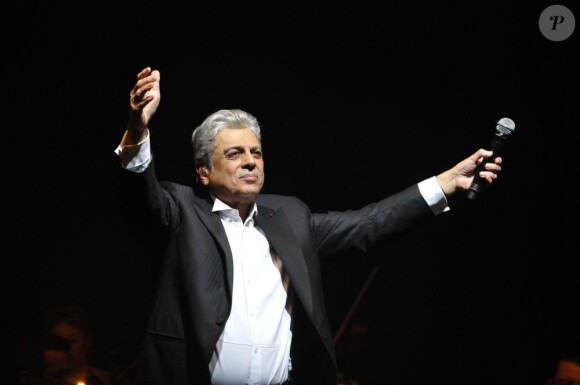 EXCLU - Enrico Macias fête ses 50 ans de carrière en un concert exceptionnel sur la scène de l'Olympia à Paris, le 22 Janvier 2013