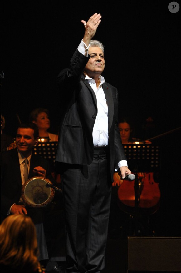 EXCLU - Enrico Macias fête ses 50 ans de carrière en un concert exceptionnel sur la scène de l'Olympia à Paris, le 22 Janvier 2013