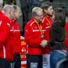 La princesse Mary de Danemark remet l'argent et console les Danois ainsi que leur sélectionneur Ulrik Wilbek après la finale du championnat du monde de handball 2013, au Palau San Jordi, à Barcelone, le 27 janvier 2013, marquée par la victoire écrasante de l'Espagne, 35-19.