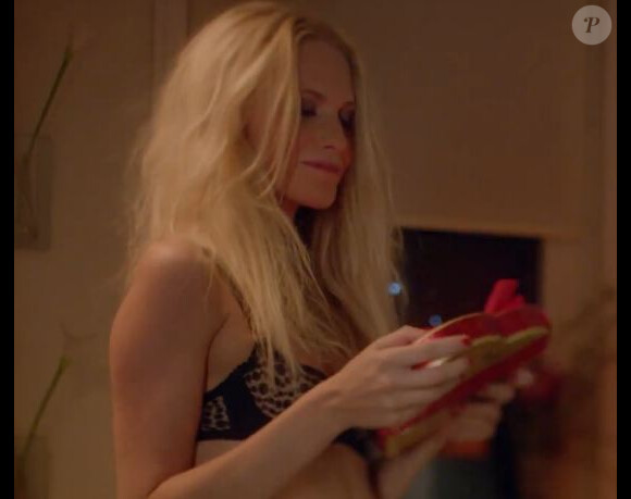 Poppy Delevingne dans la vidéo sexy intitulée Valentine's Night pour la ligne Classics d'Agent Provocateur.