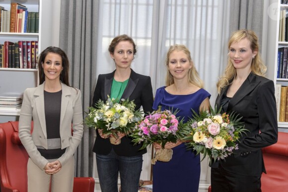 La princesse Marie de Danemark avec les lauréates lors de la remise des bourses L'Oréal - UNESCO pour les femmes dans les sciences, le 31 janvier 2013 à la Société des Sciences de Copenhague.