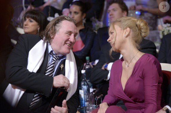 Gérard Depardieu et Veronica Ferres lors du Semper Opernball Gala  à l'opéra de Dresde en Allemagne le 1er février 2013