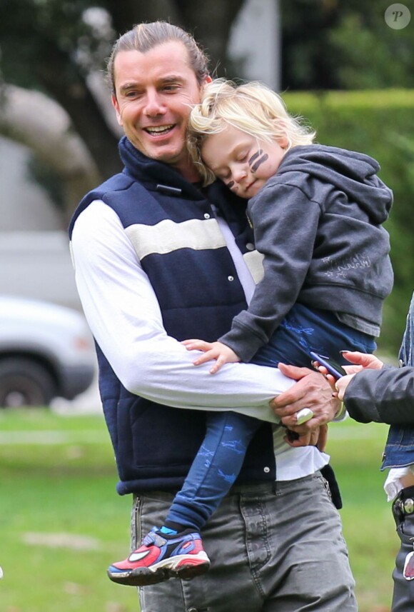 Gavin Rossdale et son fils Zuma à Los Angeles, le 2 février 2013.