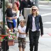 Gwen Stefani et son fils Kingston se dirige vers le Cafe Med à West Hollywood, suivis de Zuma et sa nounou. Le 2 février 2013.