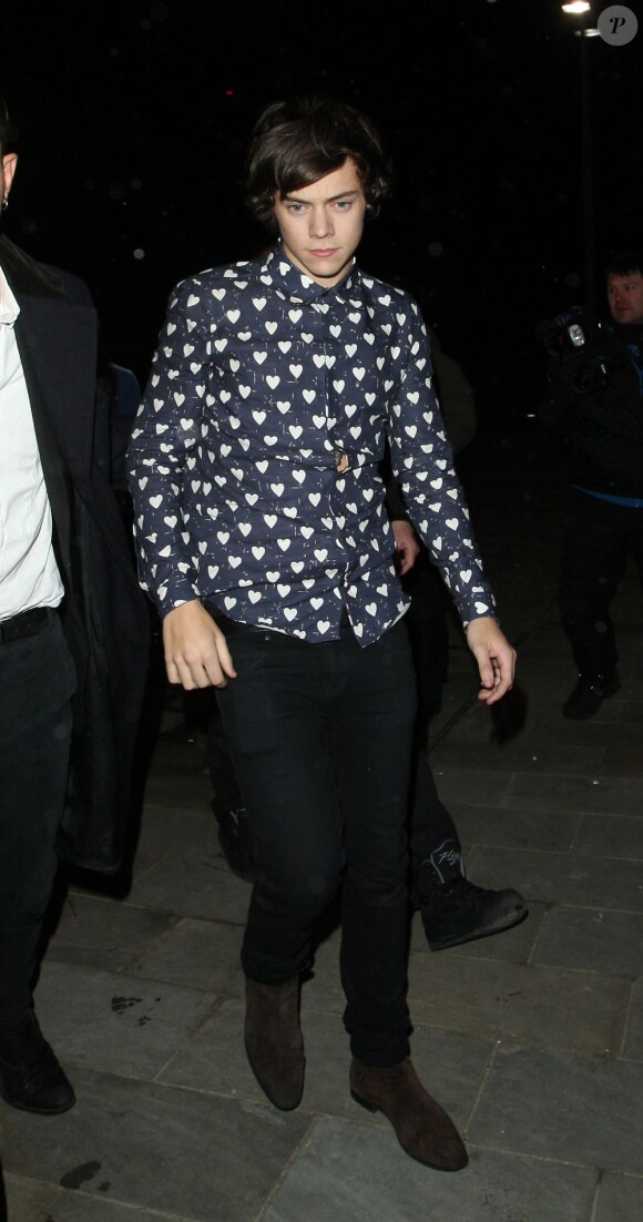 Harry Styles, du groupe One Direction, a fêté son anniversaire avec des amis au nightclub Alibi à Londres jusqu'à 3h puis dans une maison privée jusqu'à 4h30 du matin. Le 1er février 2013.