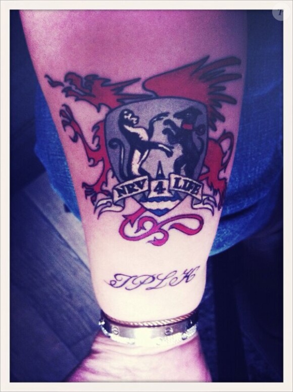 Valérie Damidot a posté les images de son étonnant nouveau tatouage sur Twitter, le 3 février 2013.