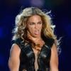 Beyoncé, dans une horrible grimace, a mis le feu à la mi-temps du Superbowl, le dimanche 3 février 2013 à la Nouvelle-Orléans.