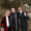Dwina Gibb, RJ Gibb & Robin Gibb à Londres, le 6 mars 2011.