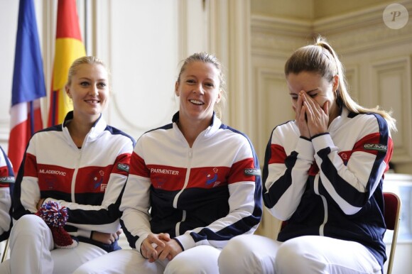 Pauline Parmentier, Kristina Mladenovic et Alizé Cornet à Limoges le 8 février 2013