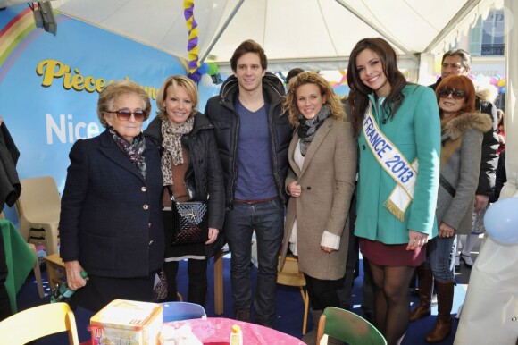 Bernadette, Clément Lefert, Lorie et Marine Lorphelin lors de la grande fête des Pièces Jaunes, le samedi 9 février 2013 à Nice.