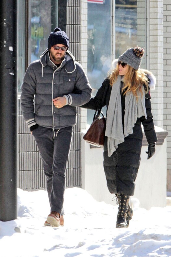 Blake Lively et Ryan Reynolds dans les rues de Sudbury au Canada, le 9 février 2013.