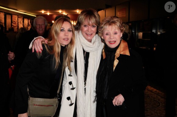 Mathilde Seigner, Alice Dona et Annie Cordy au concert de Serge Lama à l'Olympia à Paris le 11 février 2013. Le chanteur a fêté ses 70 ans sur scène.