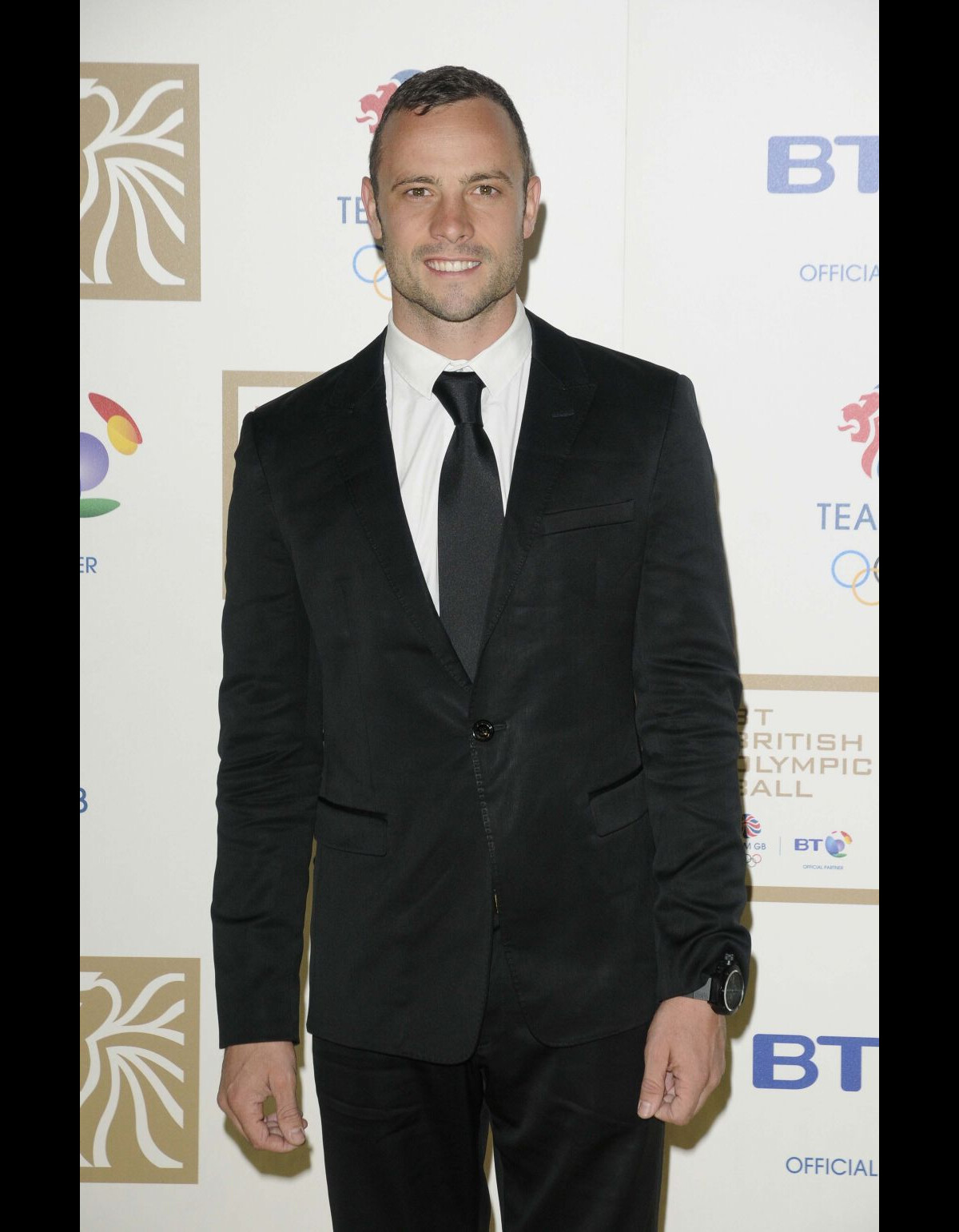 Vidéo Lathlète Oscar Pistorius Arrive Au British Olympic Ball à