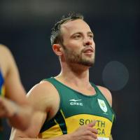 Oscar Pistorius : L'athlète handicapé tue sa petite amie par erreur