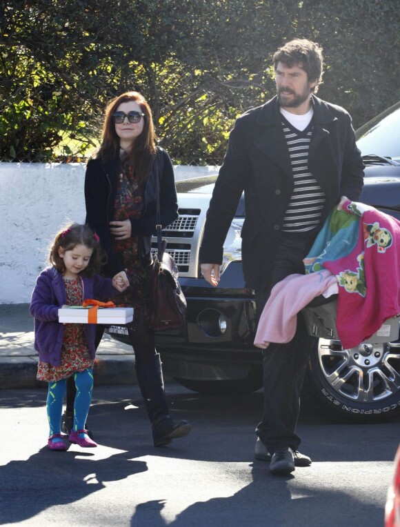 Alyson Hannigan, son mari et ses enfants, le 12 janvier 2013 à Los Angeles.