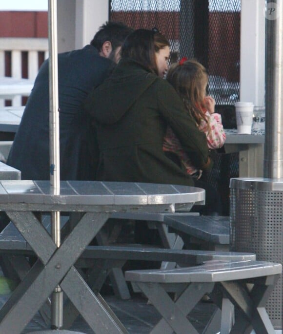 Jennifer Garner, Ben Affleck et leur fille Seraphina au Brentwood Country Mart, à Brentwood, le 13 février 2013