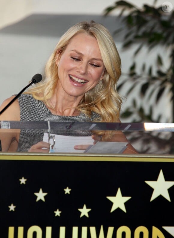 Simon Baker reçoit son étoile sur le célèbre Walk of fame à Hollywood, le 14 février 2013 - Son amie Naomi Watts fait un discours
