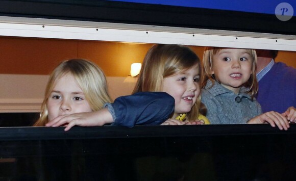 Destination vacances ! Le prince Willem-Alexander des Pays-Bas, la princesse Maxima et leurs filles Catharina-Amalia, Alexia et Ariane embarquaient le 15 février 2013 à Amsterdam à destination de l'Autriche et des sports d'hiver à Lech am Arlberg, leur break hivernal annuel.