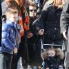 Les enfants Beckham (Brooklyn, Romeo, Cruz et la petite Harper) ont quitté leur hôtel en compagnie de leurs gardes du corps et de leurs nounous pour faire une promenade dans Paris. Le 19 fevrier 2013