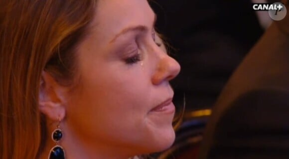 La larme de Christine Baumgartner, la femme de Kevin Costner.