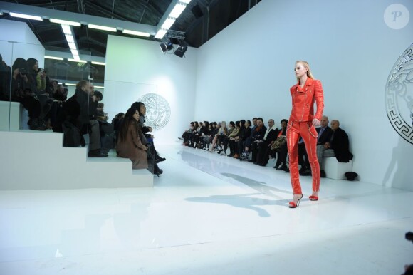 Image du défilé Versace automne/hiver 2013-2014 à la Fashion Week de Milan, le 22 février 2013.