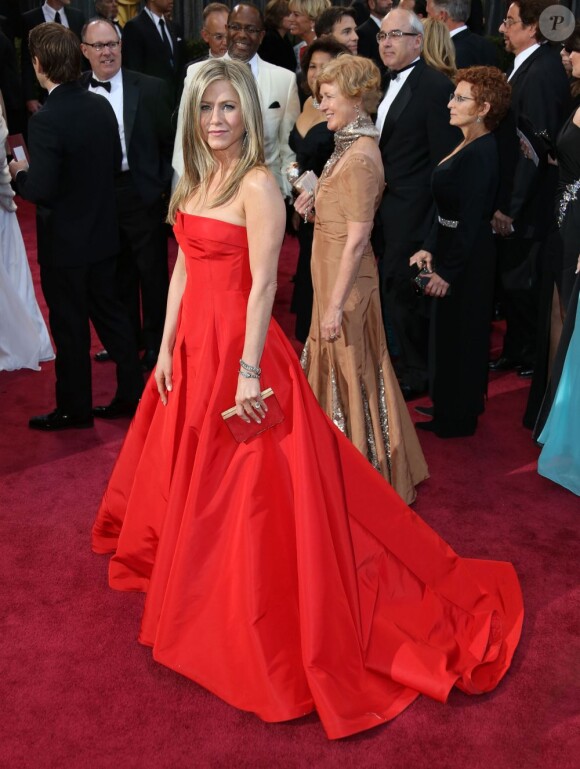 Jennifer Aniston en robe Valentino à la 85e cérémonie des Oscars à Hollywood le 24 février 2013.