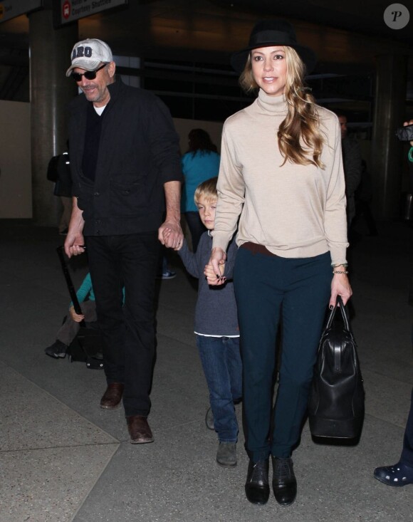 Kevin Costner de retour à Los Angeles avec sa famille, le 26 février 2013.