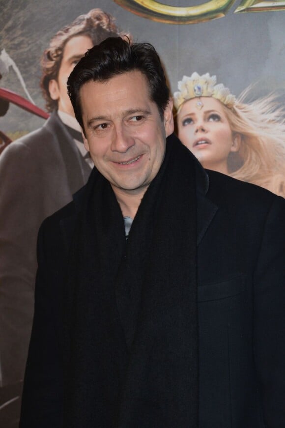Laurent Gerra arrive à l'avant-première du film Le Monde Fantastique d'Oz au Pathé Wepler à Paris, le 4 mars 2013.